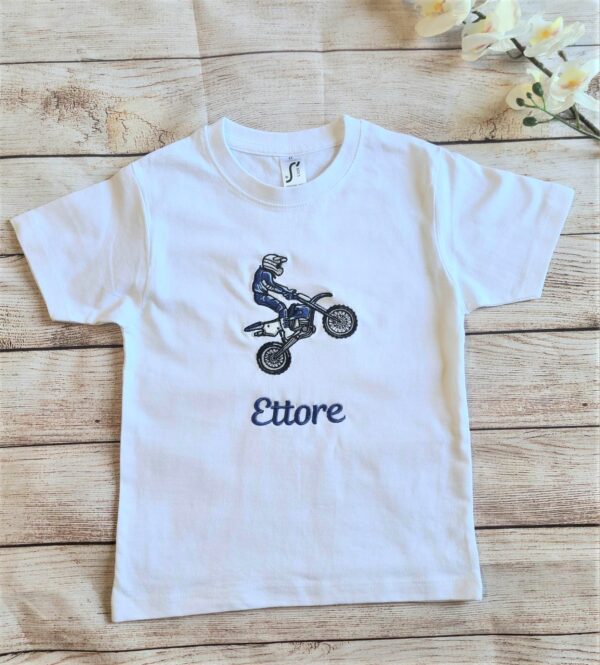 T-shirt da bambino con Moto ricamata personalizzata con nome, in cotone 100% bianco a maniche corte, regalo compleanno o feste a tema