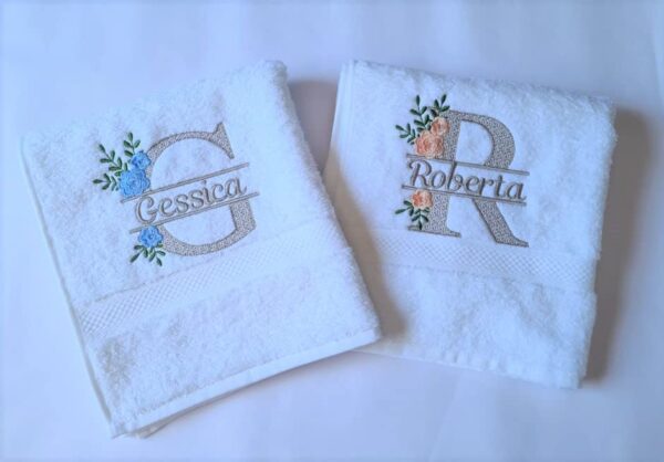Asciugamano con nome ricamato, telo personalizzabile con nome e elegante bordo fiori, idea regalo unisex per mamma, maestri, arredo bagno