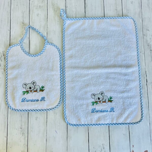 Set asilo nido personalizzabile con nome e disegno unisex asciugamano e bavaglia, coordinato scuola materna della infanzia con leone, unicorno in morbida spugna - immagine 4