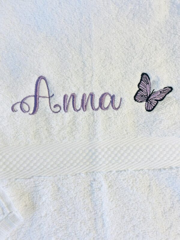 Asciugamano personalizzato con ricamo del nome e farfalla, idea regalo per mamma, nonna, maestra, natale in cotone di alta qualità - immagine 4
