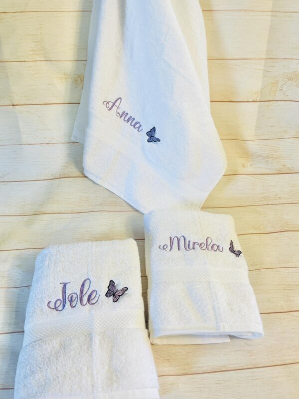 Asciugamano personalizzato con ricamo del nome e farfalla, idea regalo per mamma, nonna, maestra, natale in cotone di alta qualità - immagine 5