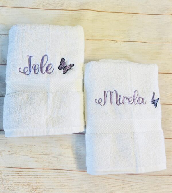 Asciugamano personalizzato con ricamo del nome e farfalla, idea regalo per mamma, nonna, maestra, natale in cotone di alta qualità - immagine 3