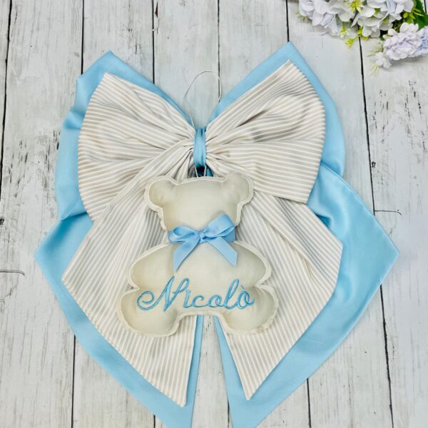 Fiocco nascita bimbo con nome, fiocco doppio con ricamo e ciondoli a scelta, fiocco morbido in cotone piqué, annuncio nascita bambini azzurro e beige